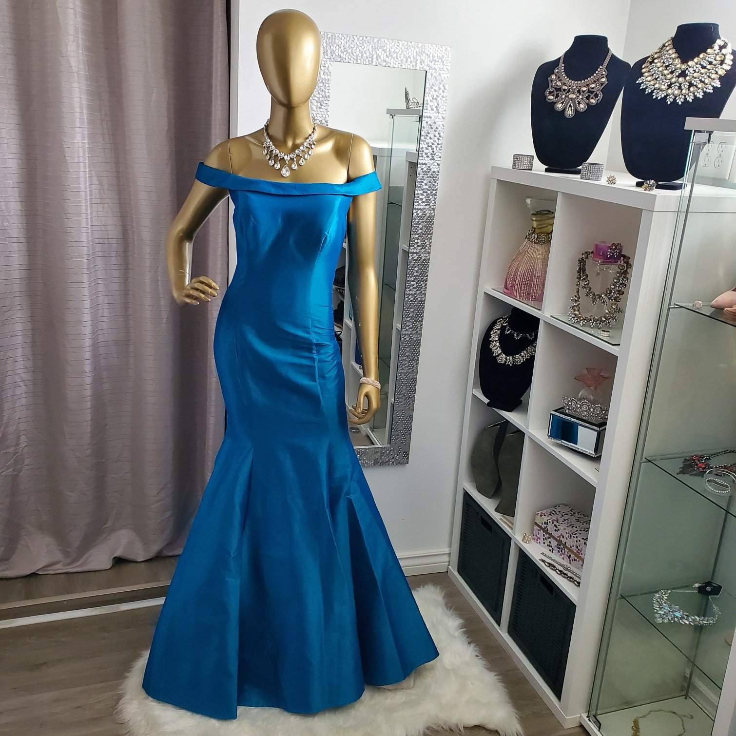 Jovani shop trumpet gown